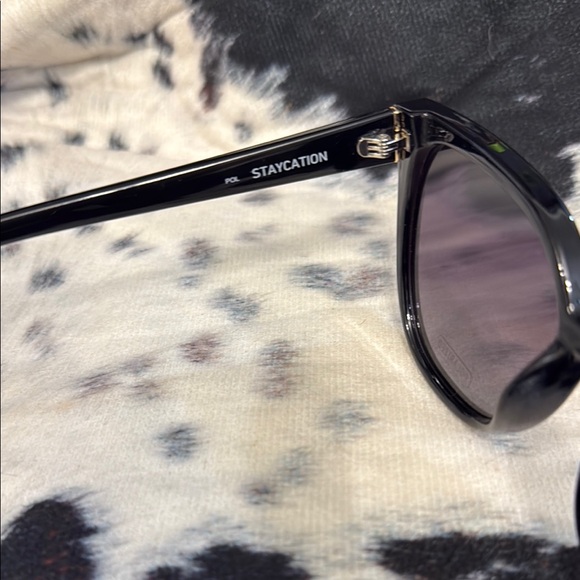 Quay Australia Black Cat-Eye Polarized Sunglasses - Picture 2 of 4